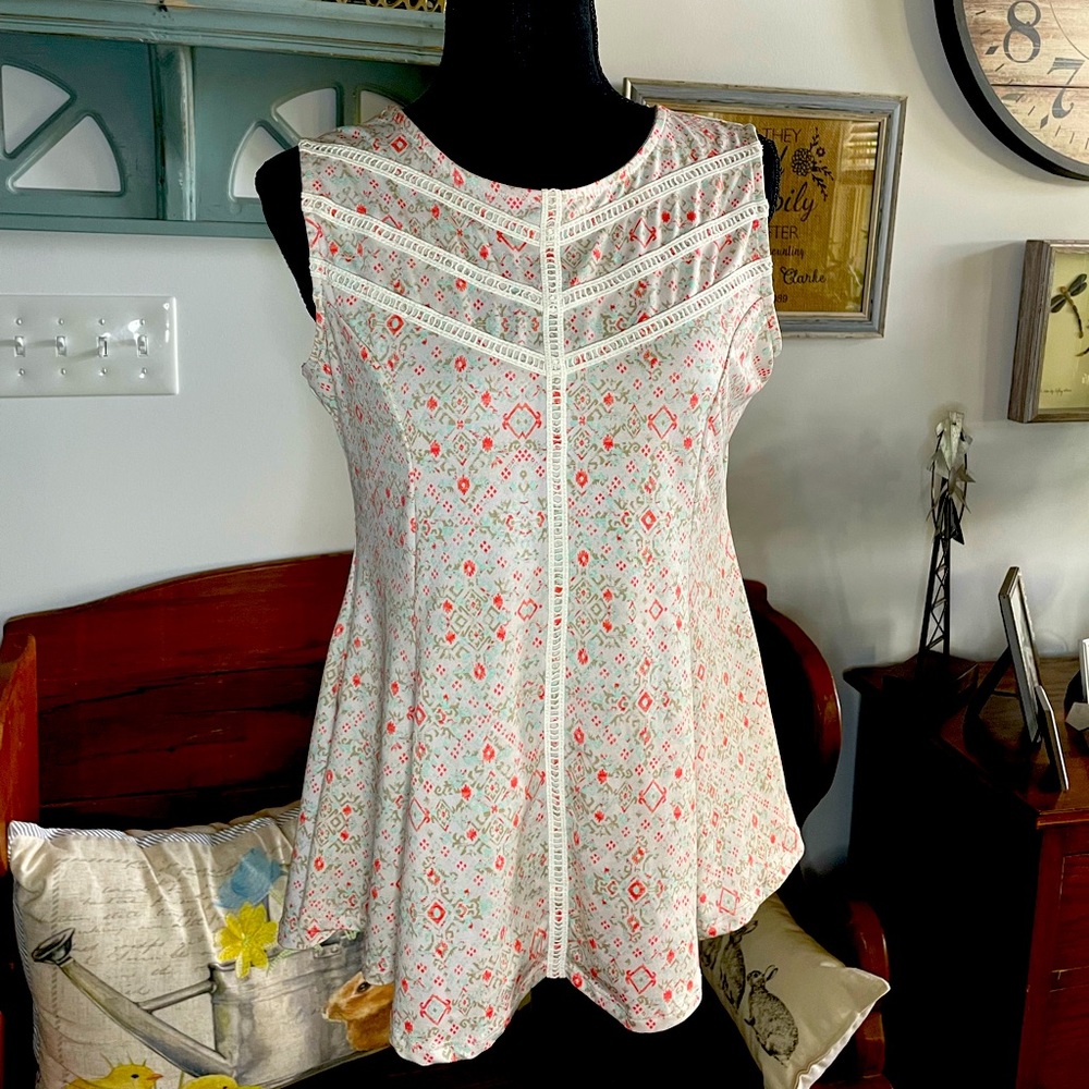 New Directions Petite M sleeveless women’s shirt. Never worn. Only tried…
